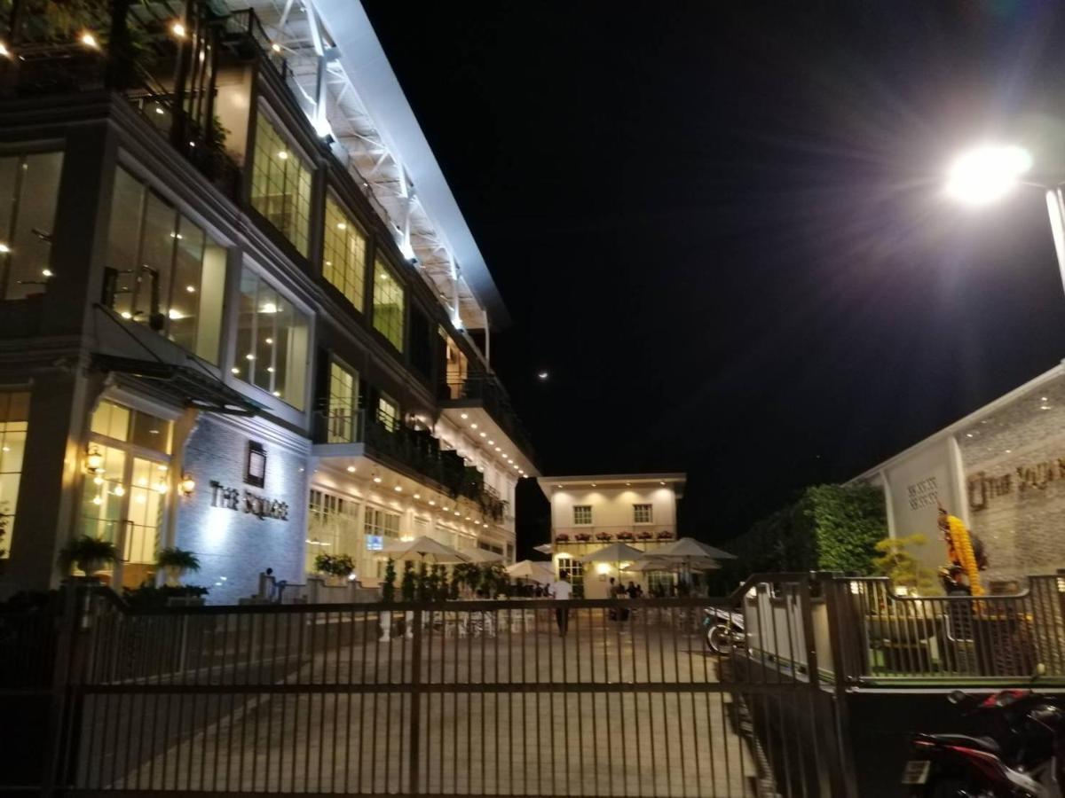 The Square 101 Hotel Bangkok Exterior photo